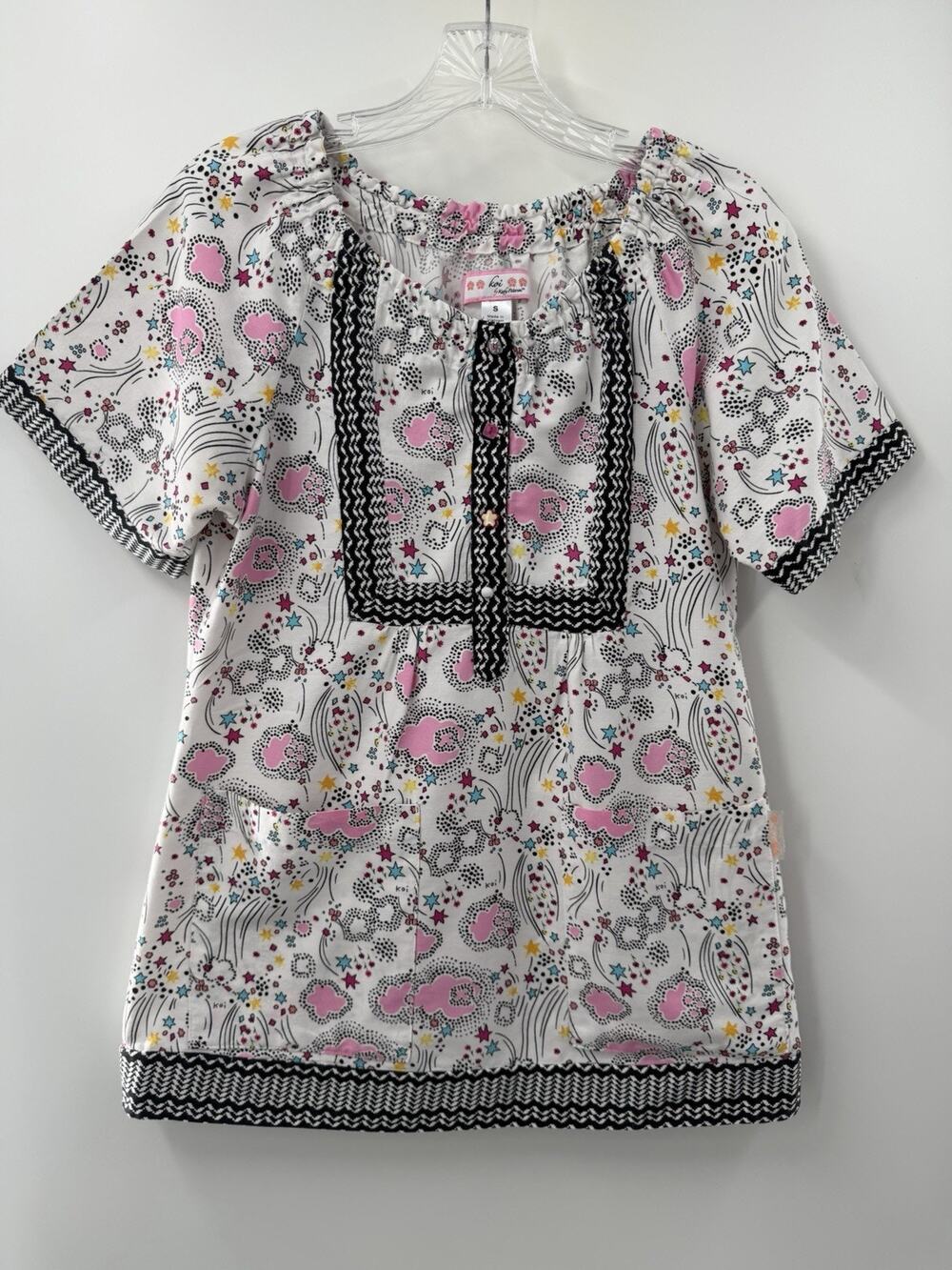 Koi Women’s Short Sleeve Scrub Uniform Top Pockets Oink Black White Small EUC